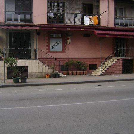 Guesthouse Melikishvili 57 Batumi Esterno foto